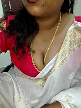 Snapshot of Sexy_Ammu_Telugu chatting on 10-10-25, 04:44 Sexy Ammu Telugu online show from 10-10-25, 04:44