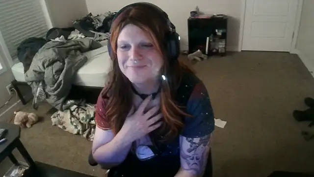 EmberLee online show from 02-18-25, 05:31