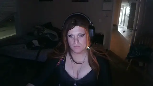 EmberLee online show from 03-15-25, 03:40