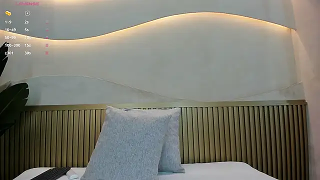 Snapshot of Elektra_Wilde chatting on 03-19-25, 07:27 Elektra Wilde online show from 03-19-25, 07:27