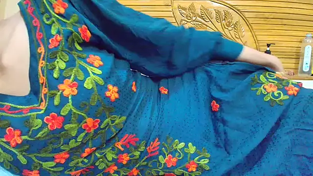 Srabontii online show from 10-31-25, 09:38