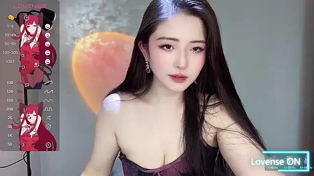 Snapshot of Alice-821 chatting on 01-14-25, 05:23 Alice-821 online show from 01-14-25, 05:23