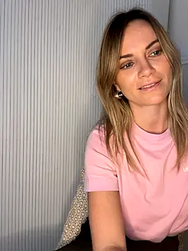 Snapshot of Milla__one chatting on 11-28-25, 10:29 Milla one online show from 11-28-25, 10:29