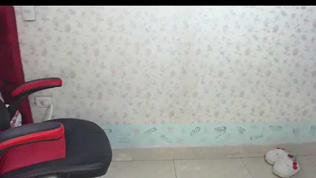 Snapshot of kayla_k18 chatting on 10-29-25, 01:08 kayla k18 online show from 10-29-25, 01:08