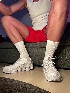 nikeaddicted2 online show from 12-20-25, 08:54