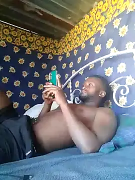 Snapshot of bull_Giant chatting on 12-10-24, 08:19 bull Giant online show from 12-10-24, 08:19