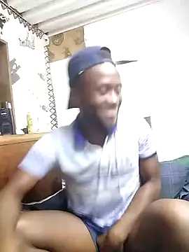 Snapshot of bull_Giant chatting on 12-10-24, 08:16 bull Giant online show from 12-10-24, 08:16