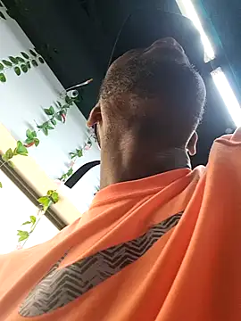 Snapshot of bull_Giant chatting on 12-12-24, 08:03 bull Giant online show from 12-12-24, 08:03