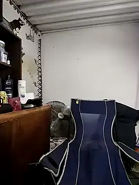 Snapshot of bull_Giant chatting on 12-13-24, 08:04 bull Giant online show from 12-13-24, 08:04