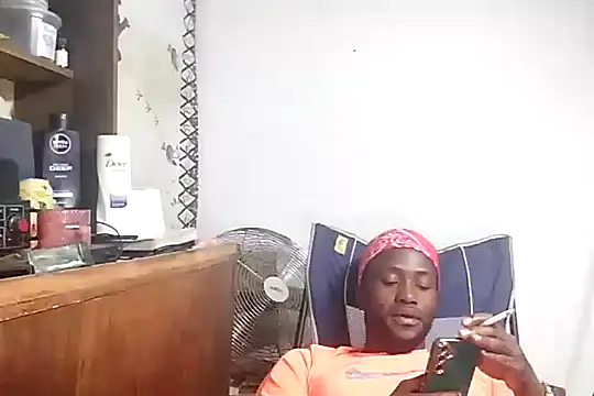 Snapshot of bull_Giant chatting on 12-13-24, 11:06 bull Giant online show from 12-13-24, 11:06