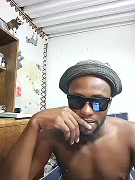 Snapshot of bull_Giant chatting on 12-17-24, 02:44 bull Giant online show from 12-17-24, 02:44