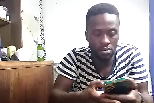 Snapshot of bull_Giant chatting on 12-17-24, 08:43 bull Giant online show from 12-17-24, 08:43