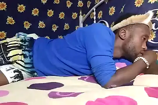 Snapshot of bull_Giant chatting on 12-19-24, 01:39 bull Giant online show from 12-19-24, 01:39