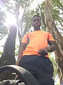 Snapshot of bull_Giant chatting on 12-30-24, 07:15 bull Giant online show from 12-30-24, 07:15