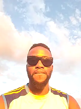 Snapshot of bull_Giant chatting on 02-01-25, 04:54 bull Giant online show from 02-01-25, 04:54