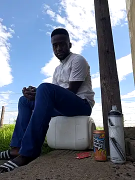 Snapshot of bull_Giant chatting on 02-02-25, 01:41 bull Giant online show from 02-02-25, 01:41