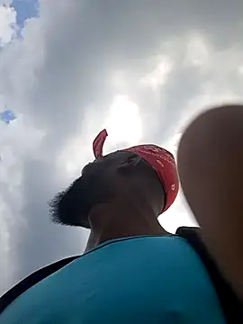 Snapshot of bull_Giant chatting on 02-03-25, 03:27 bull Giant online show from 02-03-25, 03:27