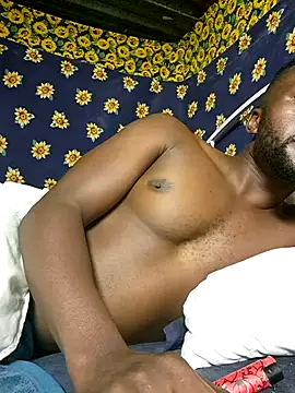 Snapshot of bull_Giant chatting on 02-06-25, 02:22 bull Giant online show from 02-06-25, 02:22