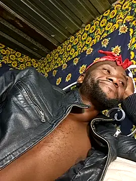 Snapshot of bull_Giant chatting on 02-11-25, 01:52 bull Giant online show from 02-11-25, 01:52