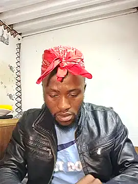 Snapshot of bull_Giant chatting on 02-13-25, 09:27 bull Giant online show from 02-13-25, 09:27