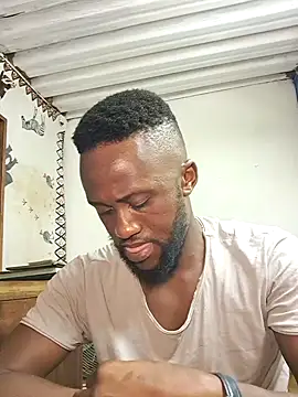 Snapshot of bull_Giant chatting on 02-24-25, 10:03 bull Giant online show from 02-24-25, 10:03