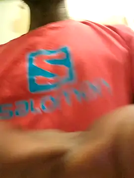 Snapshot of bull_Giant chatting on 03-05-25, 08:53 bull Giant online show from 03-05-25, 08:53