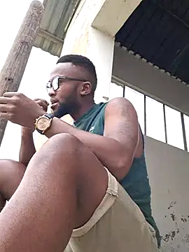 Snapshot of bull_Giant chatting on 09-27-25, 01:49 bull Giant online show from 09-27-25, 01:49