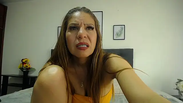 Snapshot of shirly_vannicelli chatting on 01-20-25, 10:48 shirly vannicelli online show from 01-20-25, 10:48