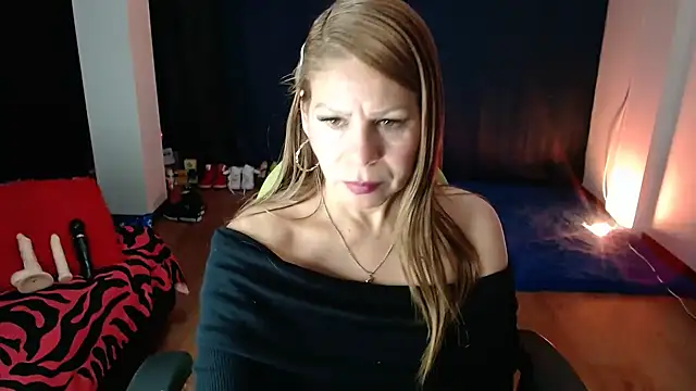 Snapshot of shirly_vannicelli chatting on 10-04-25, 03:37 shirly vannicelli online show from 10-04-25, 03:37