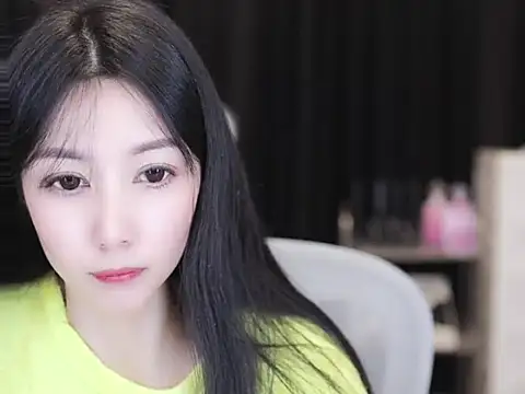 Nuyoah-77 online show from 11-16-25, 04:23