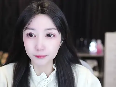 Nuyoah-77 online show from 12-19-25, 01:40