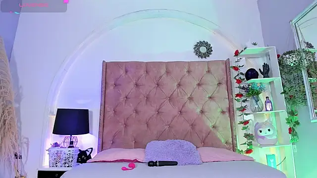 LadyAvalon online show from 11-26-25, 06:09