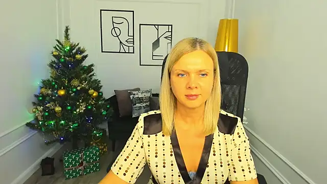 AgathaKlouin online show from 12-18-25, 07:20