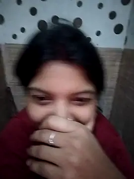 Snapshot of Hotty-Divya chatting on 11-05-25, 01:11 Hotty-Divya online show from 11-05-25, 01:11