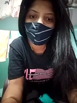 Snapshot of Hotty-Divya chatting on 04-01-26, 02:03 Hotty-Divya online show from 04-01-26, 02:03