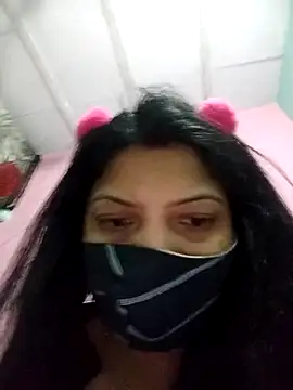 Snapshot of Hotty-Divya chatting on 04-02-26, 02:47 Hotty-Divya online show from 04-02-26, 02:47