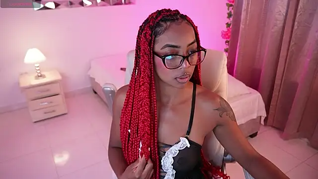 Alondrasparrow2 online show from 01-28-25, 08:36