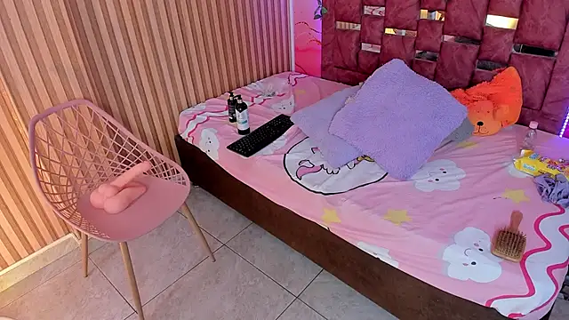 melody paris online show from 02-20-25, 05:07