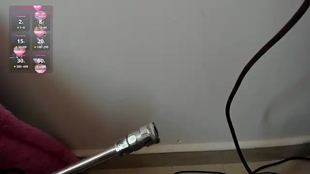 Snapshot of Elii_ross chatting on 11-11-25, 07:03 Elii ross online show from 11-11-25, 07:03