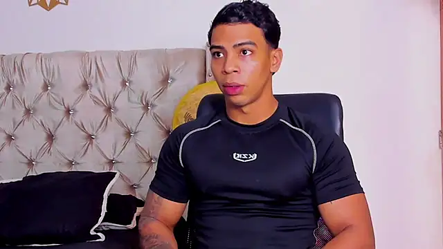 Snapshot of Andrew_wolf7 chatting on 10-18-25, 02:40 Andrew wolf7 online show from 10-18-25, 02:40