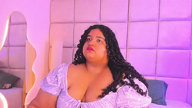 Snapshot of Miley_Collins chatting on 11-11-25, 07:58 Miley Collins online show from 11-11-25, 07:58