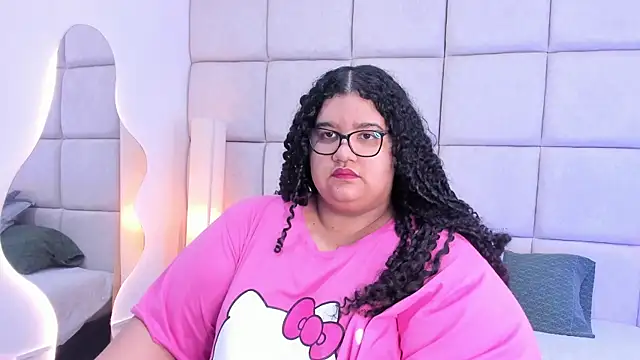 Snapshot of Miley_Collins chatting on 11-12-25, 12:38 Miley Collins online show from 11-12-25, 12:38