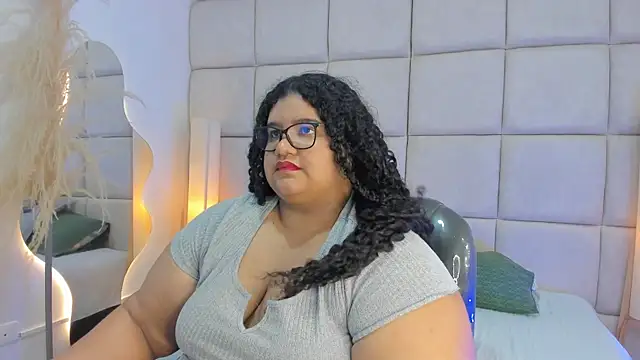 Snapshot of Miley_Collins chatting on 11-15-25, 07:54 Miley Collins online show from 11-15-25, 07:54