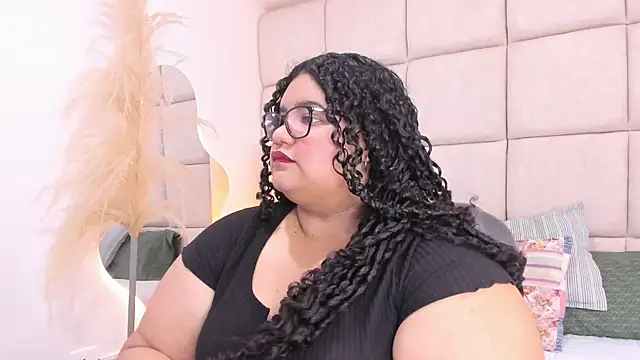 Snapshot of Miley_Collins chatting on 11-19-25, 07:47 Miley Collins online show from 11-19-25, 07:47