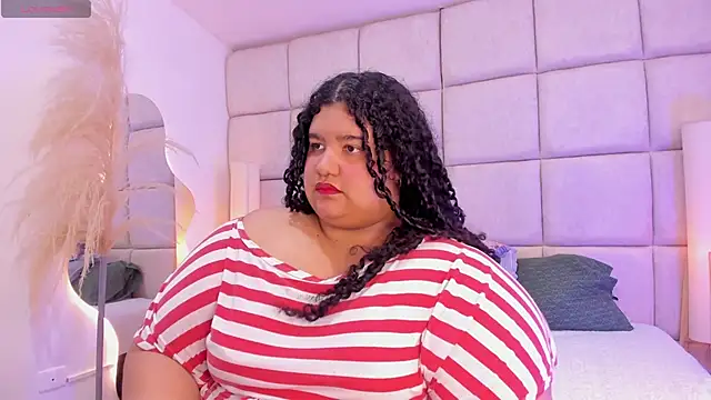 Snapshot of Miley_Collins chatting on 11-21-25, 07:23 Miley Collins online show from 11-21-25, 07:23