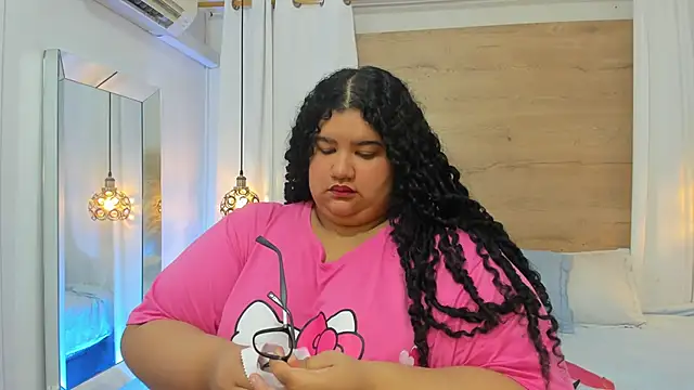 Snapshot of Miley_Collins chatting on 11-28-25, 12:41 Miley Collins online show from 11-28-25, 12:41