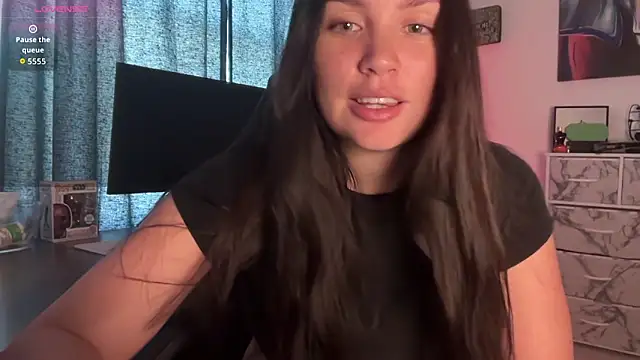 Snapshot of sweetsariaah chatting on 11-21-25, 06:06 sweetsariaah online show from 11-21-25, 06:06