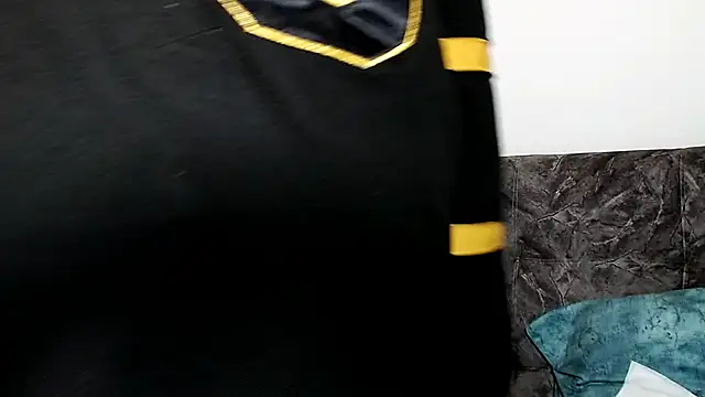 Snapshot of Exotic_tatto27121 chatting on 12-04-24, 11:35 Exotic tatto27121 online show from 12-04-24, 11:35