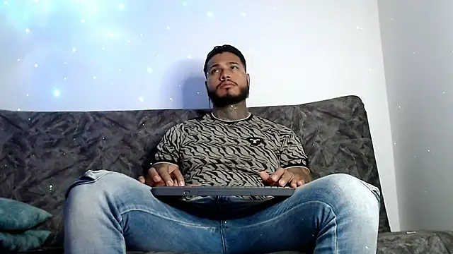 Snapshot of Exotic_tatto27121 chatting on 12-30-24, 07:15 Exotic tatto27121 online show from 12-30-24, 07:15