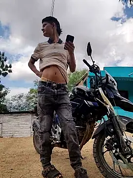 Snapshot of Valentinacuc chatting on 11-23-25, 02:39 Valentinacuc online show from 11-23-25, 02:39